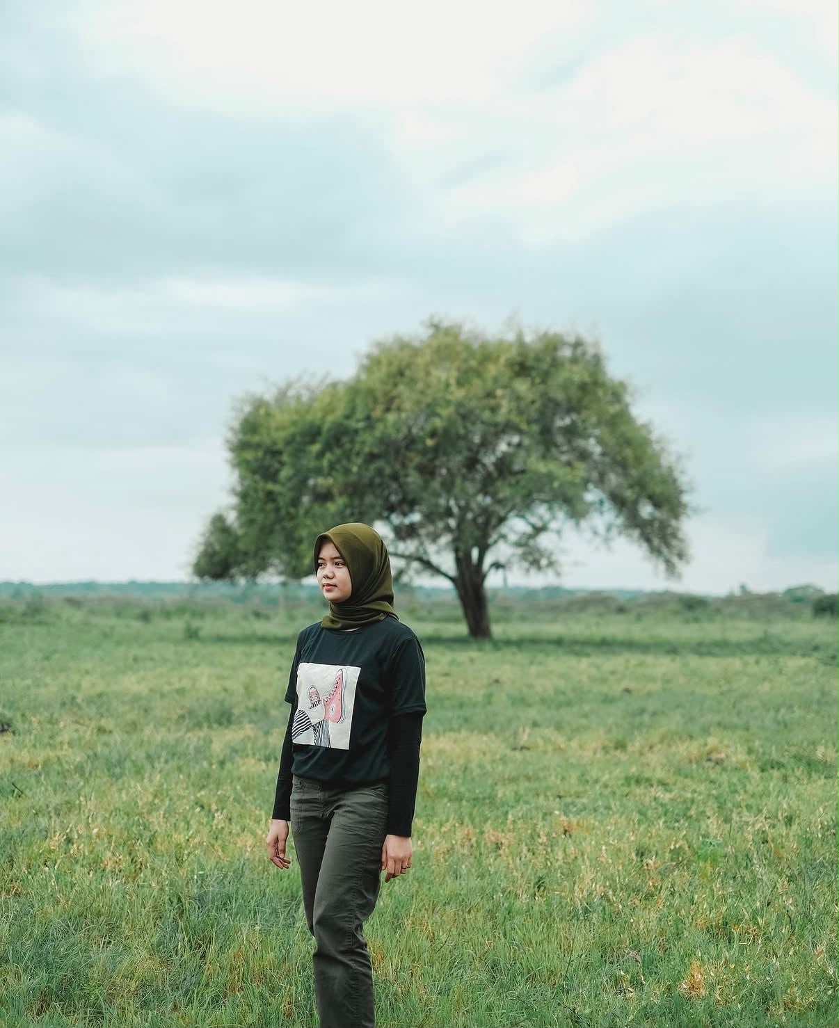 {"id":"Savana dan Bukit Teletubis","en":"Savana & Teletubbies Hill"}